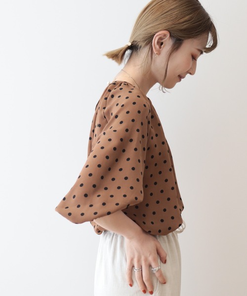 AMERICAN HOLIC（アメリカンホリック）の「ドットラグランギャザーブラウス（シャツ/ブラウス・レディース・キャメル/ブラック・M/L）」の13枚目の写真
