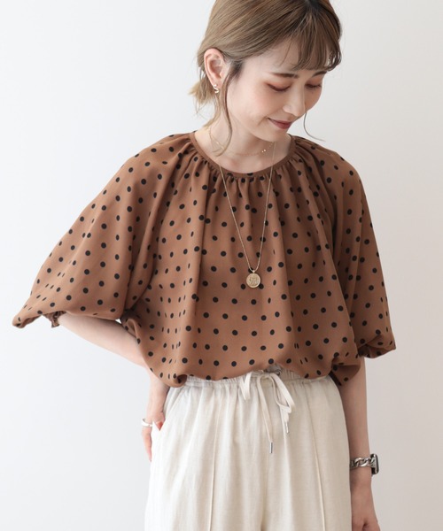 AMERICAN HOLIC（アメリカンホリック）の「ドットラグランギャザーブラウス（シャツ/ブラウス・レディース・キャメル/ブラック・M/L）」の6枚目の写真