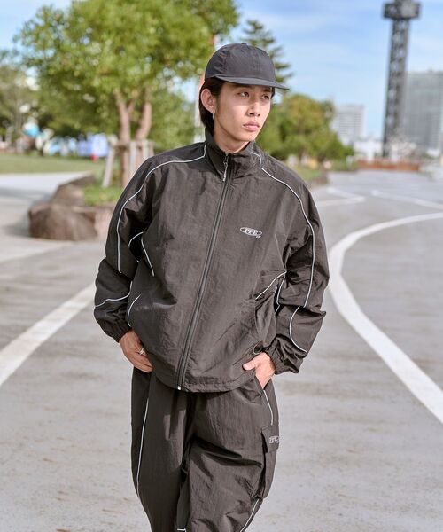 FFEIN（フェイン）の「【FFEIN(フェイン)】配色パイピングナイロン 
