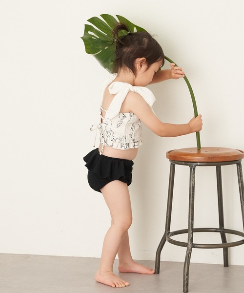 Chico（チコ）の「【WEB限定/水着/ショーツ単品】Kids サイドフリルショーツ（水着・キッズ・ホワイト系その他2/イエロー系その他2/ブラック/ホワイト系その他3・110/130）」の11枚目の写真