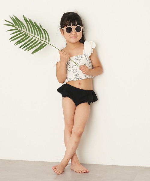Chico（チコ）の「【WEB限定/水着/ショーツ単品】Kids サイドフリルショーツ（水着・キッズ・ホワイト系その他2/イエロー系その他2/ブラック/ホワイト系その他3・110/130）」の8枚目の写真