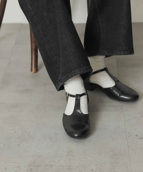 SENSE OF PLACE by URBAN RESEARCH（センスオブプレイスバイアーバンリサーチ）の「セパレートTストラップシューズ（その他シューズ・レディース・アイボリー/ブラック・MEDIUM/SMALL/LARGE）」の4枚目の写真