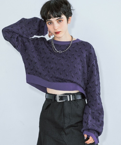 PAGEBOY（ページボーイ）の「クロスケーブルショートプルオーバー（ニット/セーター・レディース・ブラック/パープル/オフホワイト・FREE）」の3枚目の写真