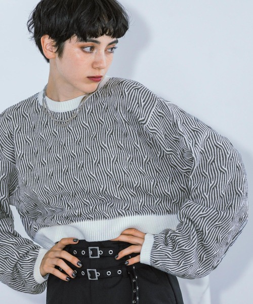 PAGEBOY（ページボーイ）の「クロスケーブルショートプルオーバー（ニット/セーター・レディース・ブラック/パープル/オフホワイト・FREE）」の5枚目の写真