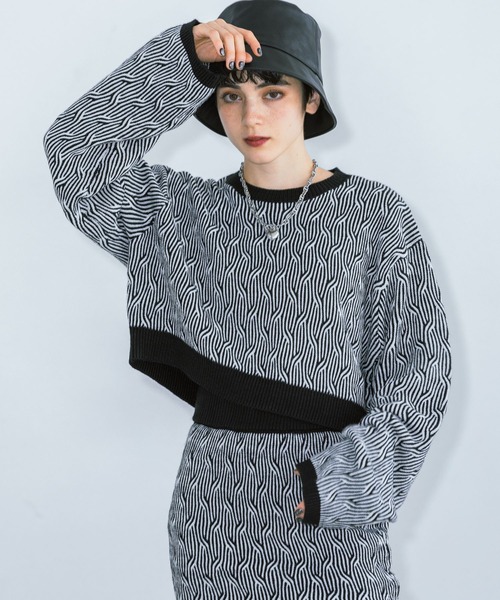 PAGEBOY（ページボーイ）の「クロスケーブルショートプルオーバー（ニット/セーター・レディース・ブラック/パープル/オフホワイト・FREE）」の10枚目の写真