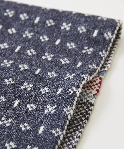 CUBE SUGAR（キューブシュガー）の「洗えるニット切替ジャガードマフラー（マフラー・レディース・ブラック/トップグレー/ネイビー・M）」の9枚目の写真