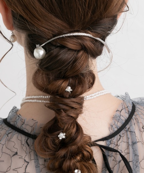 Cupid Heart(キューピッドハート)の「【Cupid Heart】結婚式アクセ!パール付きメタルラウンドバレッタ(バレッタ/ヘアクリップ・レディース・ゴールド/シルバー・MEDIUM)」の5枚目の写真