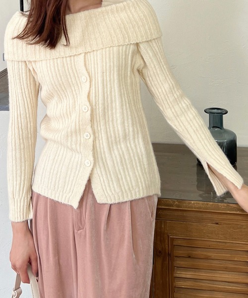 Olu.（オルドット）の「オフショルダーリブボタンニット（ニット