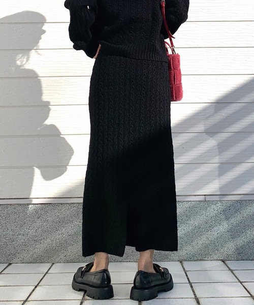 Q（キュー）の「ケーブルニットスカート（スカート・レディース・ブラック/ベージュ・MEDIUM）」の5枚目の写真