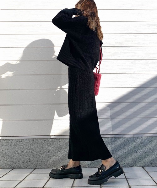 Q（キュー）の「ケーブルニットスカート（スカート・レディース・ブラック/ベージュ・MEDIUM）」の4枚目の写真