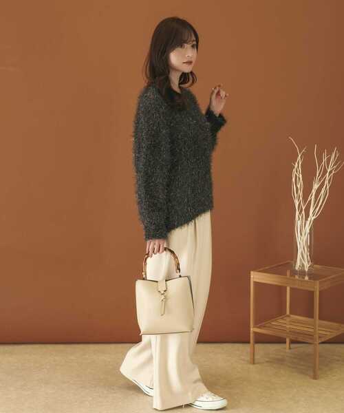 HEYUMM（ヘユム）の「Vネックラメフリンジセーター（ニット/セーター・レディース・ベージュ/ラベンダー/チャコールグレー・ONE）」の5枚目の写真