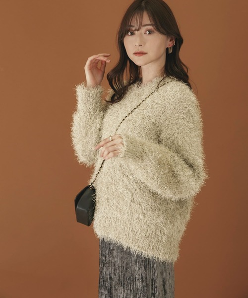 HEYUMM（ヘユム）の「Vネックラメフリンジセーター（ニット/セーター・レディース・ベージュ/ラベンダー/チャコールグレー・ONE）」の8枚目の写真