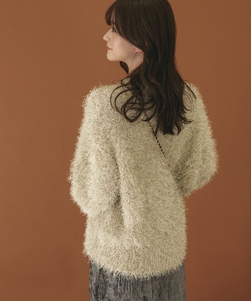 HEYUMM（ヘユム）の「Vネックラメフリンジセーター（ニット/セーター・レディース・ベージュ/ラベンダー/チャコールグレー・ONE）」の9枚目の写真