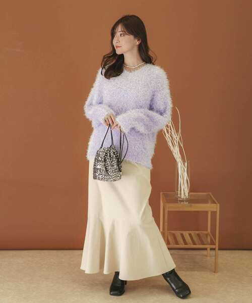 HEYUMM（ヘユム）の「Vネックラメフリンジセーター（ニット/セーター・レディース・ベージュ/ラベンダー/チャコールグレー・ONE）」の21枚目の写真