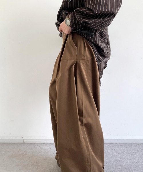 ROOPTOKYO(ループトウキョウ)の「2Tuck Wide Slacks/2タックワイドストレートスラックス クラシック(スラックス・メンズ・ブラウン/ブラック・1/3/2)」の5枚目の写真