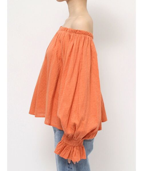 Ungrid（アングリッド）の「オフショルギャザーボリュームブラウス（シャツ/ブラウス・レディース・オフホワイト/オレンジ・FREE）」の9枚目の写真