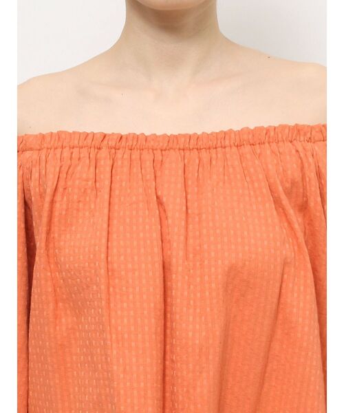 Ungrid（アングリッド）の「オフショルギャザーボリュームブラウス（シャツ/ブラウス・レディース・オフホワイト/オレンジ・FREE）」の7枚目の写真
