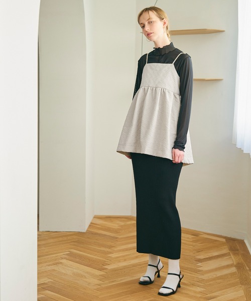 coca（coca）（コカ）の「【WEB限定セール】上品エンボスバックシャンビスチェ（キャミソール・レディース・ライトベージュ/ブラック・M/L）」の9枚目の写真