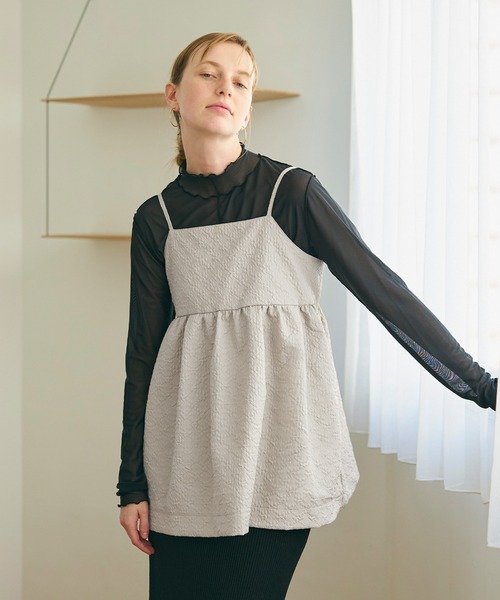 coca（coca）（コカ）の「【WEB限定セール】上品エンボスバックシャンビスチェ（キャミソール・レディース・ライトベージュ/ブラック・M/L）」の7枚目の写真