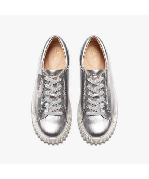 Clarks スニーカー シルバー メタリック ウエッジ オフィス レディース スニーカー (シルバー / 銀色) -Clarks (クラークス