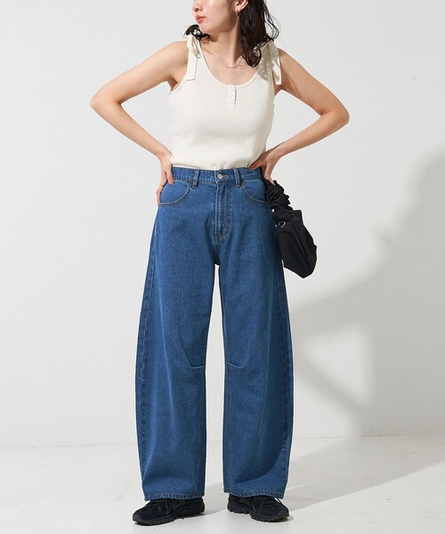 FREAK'S STORE(フリークスストア)の「限定展開 カーブライン タックデニム(デニムパンツ・レディース・グレー/ブルー/ネイビー・SMALL/MEDIUM)」の17枚目の写真
