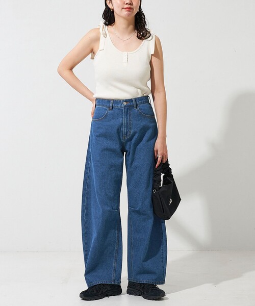 FREAK'S STORE(フリークスストア)の「限定展開 カーブライン タックデニム(デニムパンツ・レディース・グレー/ブルー/ネイビー・SMALL/MEDIUM)」の18枚目の写真