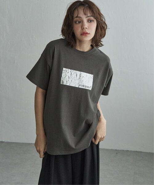 notch.（ノッチ）の「コットン100% 箔プリントTシャツ（Tシャツ/カットソー・レディース・ブラック/オフホワイト/チャコール・M）」の11枚目の写真