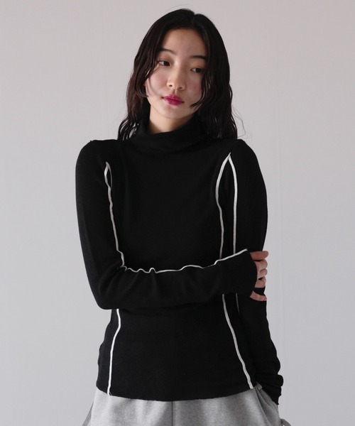 Uenui(ウニュイ)の「【ZOZO限定】ライン タートルネック リブニット(Tシャツ/カットソー・レディース・ブラック/ピンク・FREE)」の5枚目の写真