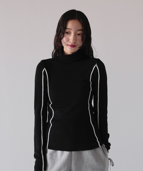 Uenui(ウニュイ)の「【ZOZO限定】ライン タートルネック リブニット(Tシャツ/カットソー・レディース・ブラック/ピンク・FREE)」の6枚目の写真