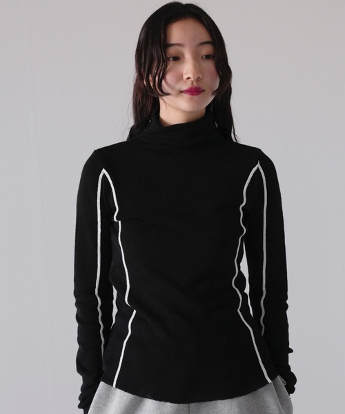 Uenui(ウニュイ)の「【ZOZO限定】ライン タートルネック リブニット(Tシャツ/カットソー・レディース・ブラック/ピンク・FREE)」の10枚目の写真