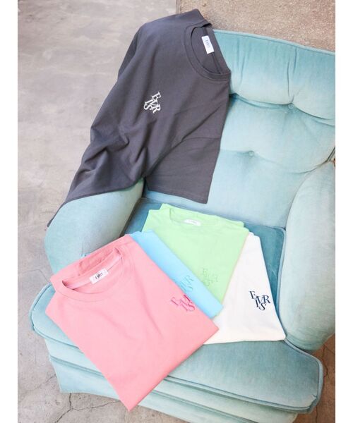 EVRIS(エヴリス)の「【WEB限定】ワンポイントベーシックTシャツ(Tシャツ/カットソー・レディース・ホワイト/ブラック/ブルー/グリーン/ピンク・FREE)」の18枚目の写真