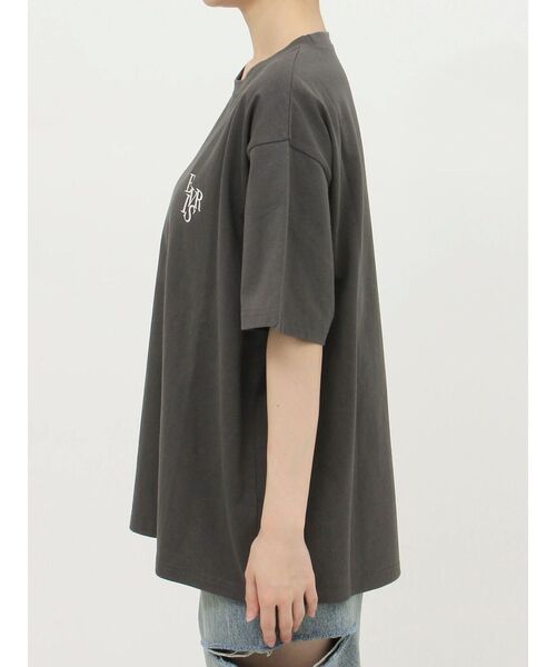 EVRIS(エヴリス)の「【WEB限定】ワンポイントベーシックTシャツ(Tシャツ/カットソー・レディース・ホワイト/ブラック/ブルー/グリーン/ピンク・FREE)」の20枚目の写真