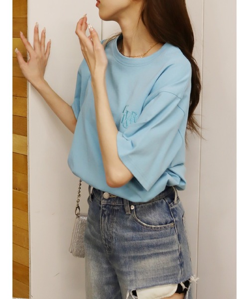 EVRIS(エヴリス)の「【WEB限定】ワンポイントベーシックTシャツ(Tシャツ/カットソー・レディース・ホワイト/ブラック/ブルー/グリーン/ピンク・FREE)」の4枚目の写真