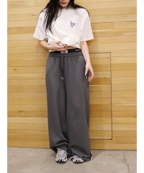 EVRIS(エヴリス)の「【WEB限定】ワンポイントベーシックTシャツ(Tシャツ/カットソー・レディース・ホワイト/ブラック/ブルー/グリーン/ピンク・FREE)」の14枚目の写真