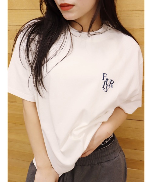EVRIS(エヴリス)の「【WEB限定】ワンポイントベーシックTシャツ(Tシャツ/カットソー・レディース・ホワイト/ブラック/ブルー/グリーン/ピンク・FREE)」の15枚目の写真