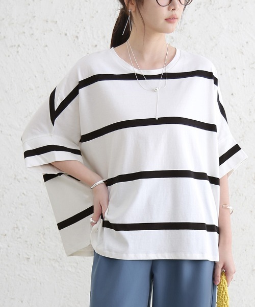 Doux Belle(ドゥーベル)の「ボーダー半袖モモンガTシャツ(Tシャツ/カットソー・レディース・ブラック/ベージュ/グレー/オフホワイト・MEDIUM)」の2枚目の写真