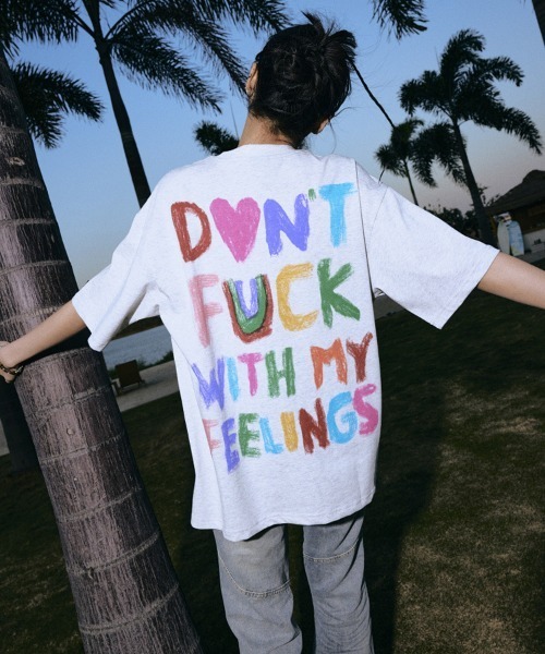 Ressaca(レサーカ)の「オーバーサイズ レインボーロゴバックプリントTシャツ(Tシャツ/カットソー・メンズ・オートミール/ブラック・M/L/XL)」の1枚目の写真