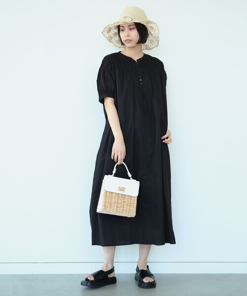 Ray BEAMS（レイビームス）の「Ray BEAMS / シャーリング ヨーク ワンピース（ワンピース・レディース・クリーム/ブラック/レッド・ONE SIZE）」の4枚目の写真