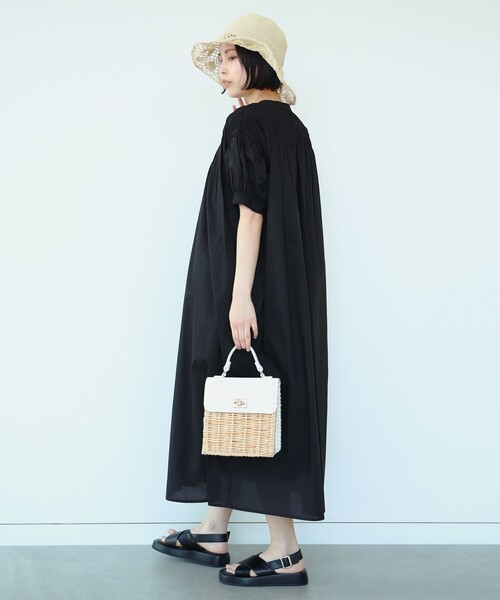 Ray BEAMS（レイビームス）の「Ray BEAMS / シャーリング ヨーク ワンピース（ワンピース・レディース・クリーム/ブラック/レッド・ONE SIZE）」の6枚目の写真