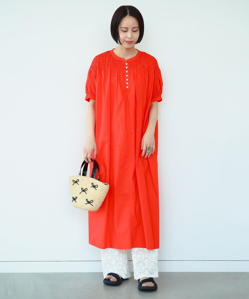 Ray BEAMS（レイビームス）の「Ray BEAMS / シャーリング ヨーク ワンピース（ワンピース・レディース・クリーム/ブラック/レッド・ONE SIZE）」の8枚目の写真