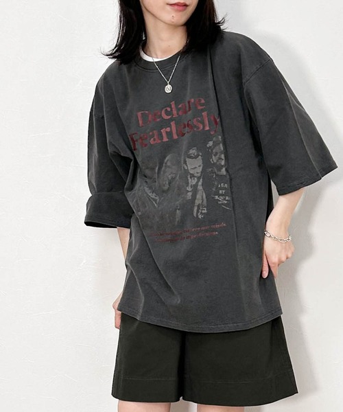 Ritzy（リッツィー）の「16/COTTON 天竺プリントTシャツ レディース メンズ（Tシャツ/カットソー・メンズ・モカ/ブラック/ブラック系その他2/ブラック系その他3/ブラウン系その他3/ブラウン系その他2/ブラック系その他/ブラウン系その他・LARGE/X-LARGE/MEDIUM）」の4枚目の写真