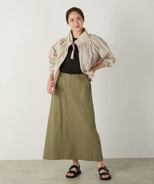 MELROSE claire（メルローズ クレール）の「【ギャザーシルエットがポイントのジップブルゾン】（ブルゾン・レディース・ネイビー/グレイッシュベージュ/イエロー・FREE）」の4枚目の写真