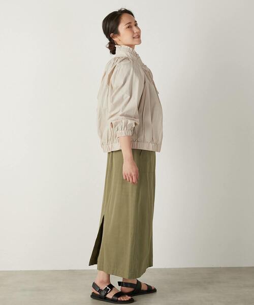 MELROSE claire（メルローズ クレール）の「【ギャザーシルエットがポイントのジップブルゾン】（ブルゾン・レディース・ネイビー/グレイッシュベージュ/イエロー・FREE）」の5枚目の写真