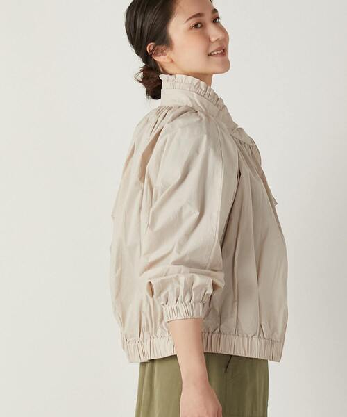 MELROSE claire（メルローズ クレール）の「【ギャザーシルエットがポイントのジップブルゾン】（ブルゾン・レディース・ネイビー/グレイッシュベージュ/イエロー・FREE）」の6枚目の写真