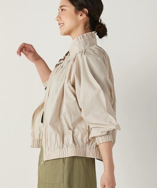 MELROSE claire（メルローズ クレール）の「【ギャザーシルエットがポイントのジップブルゾン】（ブルゾン・レディース・ネイビー/グレイッシュベージュ/イエロー・FREE）」の9枚目の写真