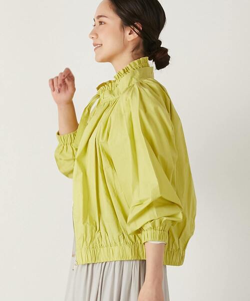 MELROSE claire（メルローズ クレール）の「【ギャザーシルエットがポイントのジップブルゾン】（ブルゾン・レディース・ネイビー/グレイッシュベージュ/イエロー・FREE）」の13枚目の写真