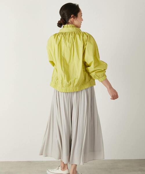 MELROSE claire（メルローズ クレール）の「【ギャザーシルエットがポイントのジップブルゾン】（ブルゾン・レディース・ネイビー/グレイッシュベージュ/イエロー・FREE）」の18枚目の写真