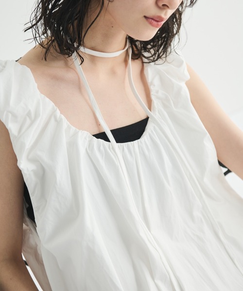 MERLOT(メルロー)の「ギャザーショルダーワンピース(ワンピース・レディース・ホワイト/ブラック・FREE)」の16枚目の写真