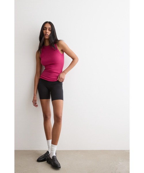 Intimissimi(インティミッシミ)の「Superiorコットン リブ タンクトップ【夏 マストアイテム】(タンクトップ・レディース・ブラック/スカイブルー/ワインレッド/ホワイト/パープル/ライトパープル/ミント/インディゴブルー/グリーン系その他2/カーキ/モカ/サーモンピンク/グレイッシュブルー/アーミー/ブルー/セージグリーン/ワイン/ダークインディゴブルー/チェリーピンク/ライトブルー/ライラック/ライトイエロー/ブルーグリーン/マルーン/ダークパープル・M/S/L)」の22枚目の写真