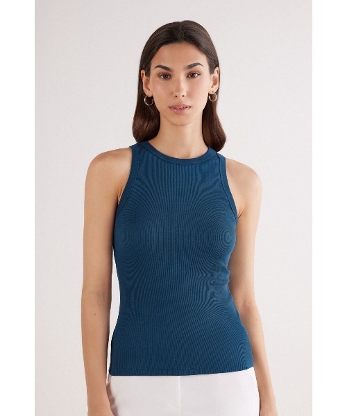 Intimissimi(インティミッシミ)の「Superiorコットン リブ タンクトップ【夏 マストアイテム】(タンクトップ・レディース・ブラック/スカイブルー/ワインレッド/ホワイト/パープル/ライトパープル/ミント/インディゴブルー/グリーン系その他2/カーキ/モカ/サーモンピンク/グレイッシュブルー/アーミー/ブルー/セージグリーン/ワイン/ダークインディゴブルー/チェリーピンク/ライトブルー/ライラック/ライトイエロー/ブルーグリーン/マルーン/ダークパープル・M/S/L)」の13枚目の写真